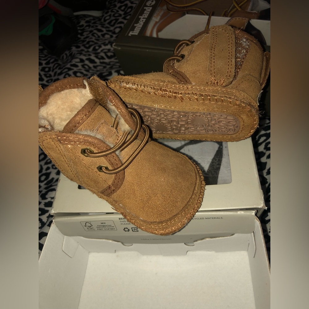 UGG